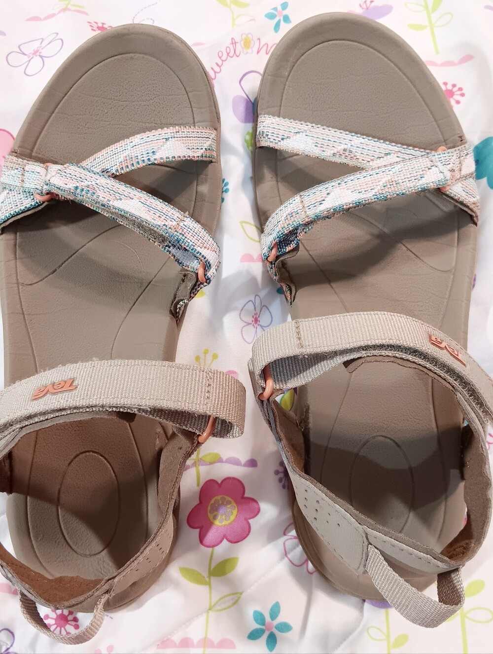 Size 7.5 Teva Verra Sandals Womens's Bungee Cord BNCG  Green Peach Multicolor